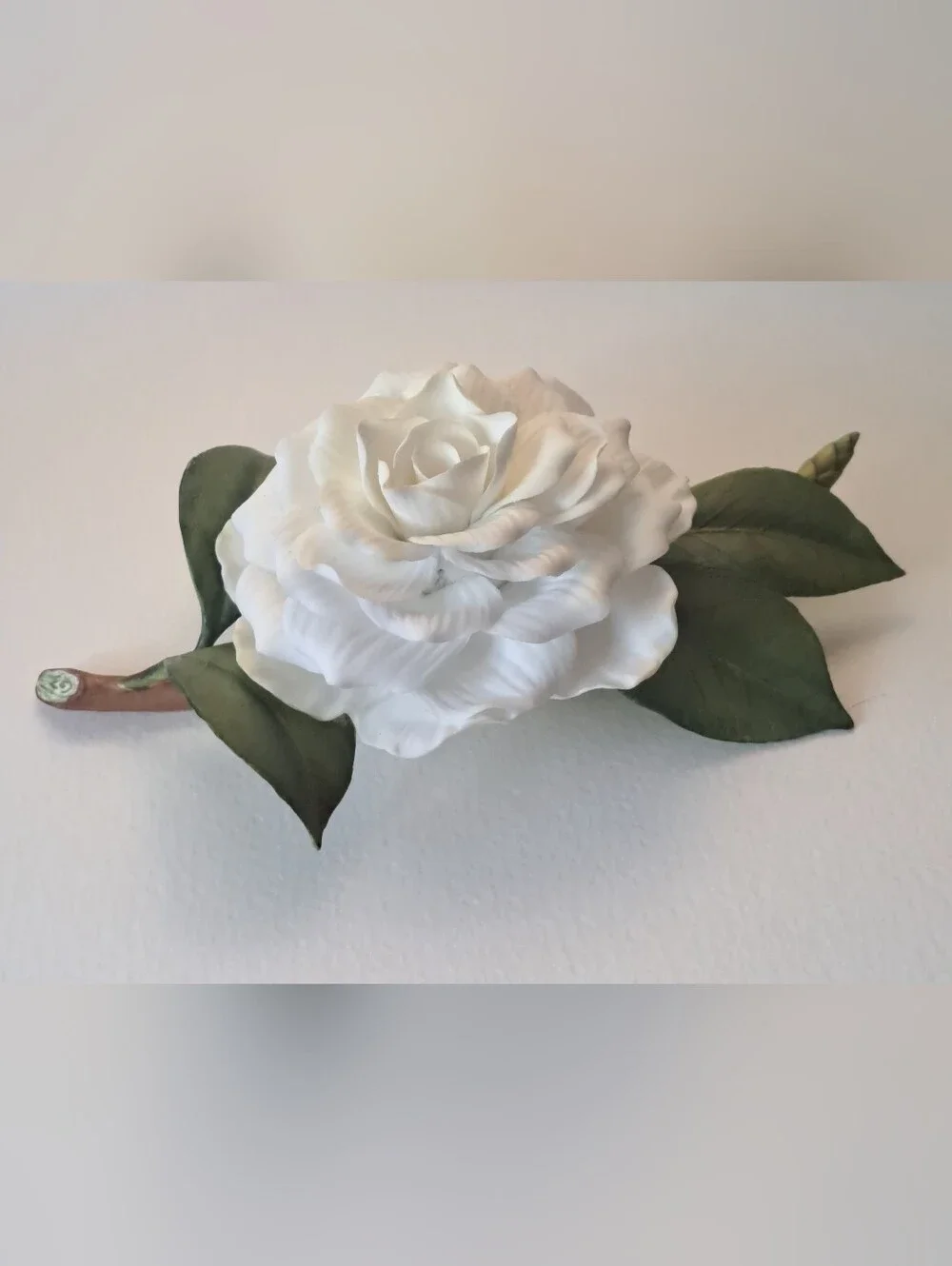 A stunning porcelain gardenia or camellia Porcelain Figurine